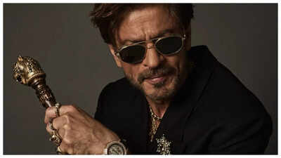 Shah Rukh Khan says playing a Vampire will be ‘BLOODY GOOD IDEA’; fans root for his horror film debut |